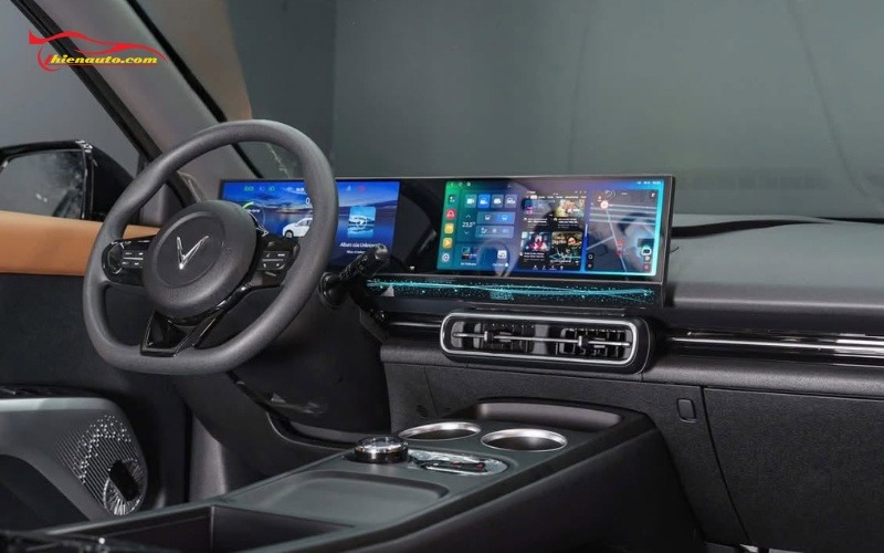 Hình ảnh lắp màn hình Android Limo Green liền khối thực tế trên xe