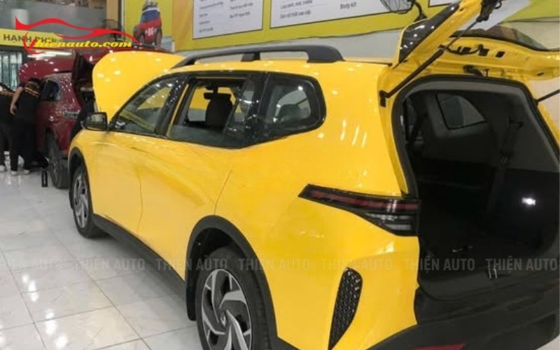 Thanh dọc Limo Green giúp chở thêm hành lý trên nóc xe an toàn