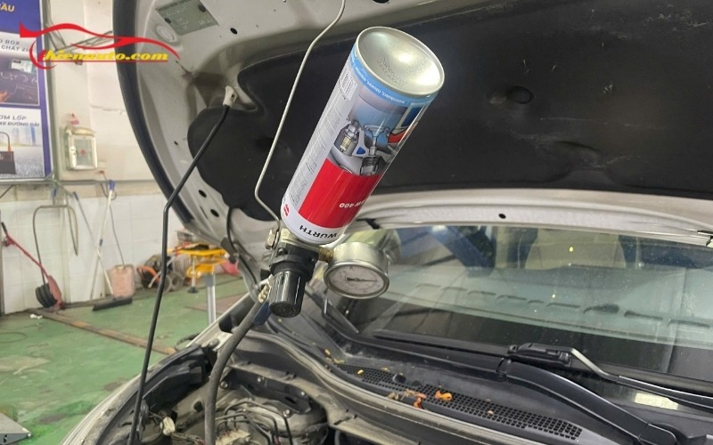 Hình ảnh thực tế vệ sinh kim phun xe ô tô tại Thiện Auto bằng máy tự động