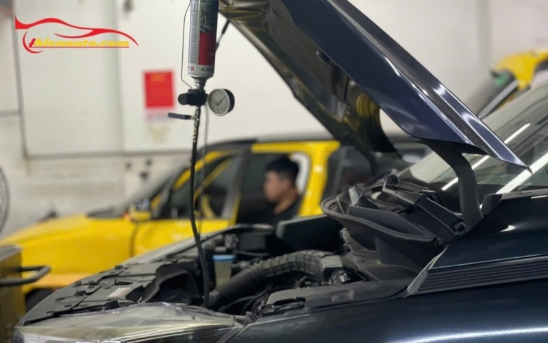 Hình ảnh thực tế vệ sinh kim phun xe ô tô tại Thiện Auto bằng máy tự động