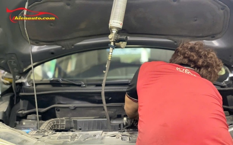 Hình ảnh thực tế vệ sinh kim phun xe ô tô tại Thiện Auto bằng máy tự động