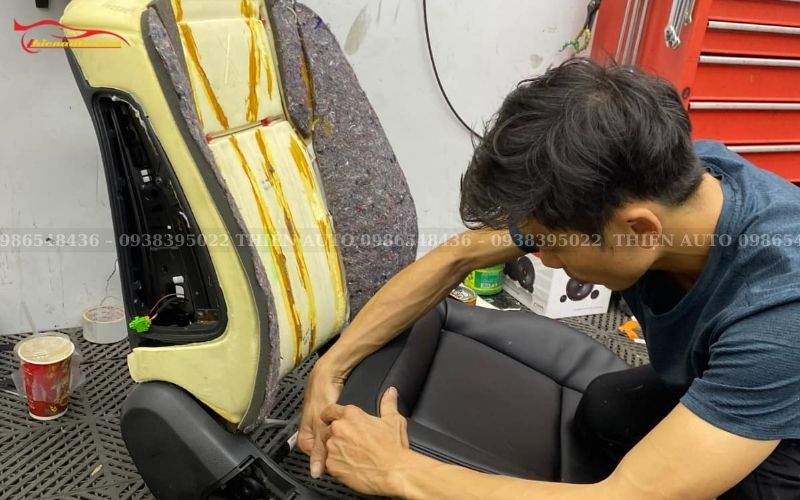 Bọc ghế da nappa Mitsubishi Destinator Qúa trình thi công may bọc ghế da cho xe Mitsubishi tại Thiện Auto