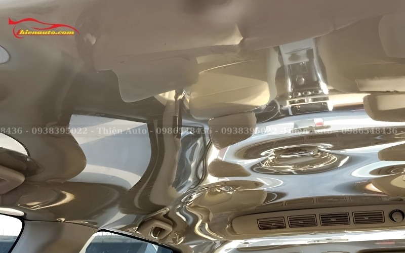 Bọc trần nilon cho Xpander giữ trần sạch sẽ, tránh hình thành mảng ố mốc