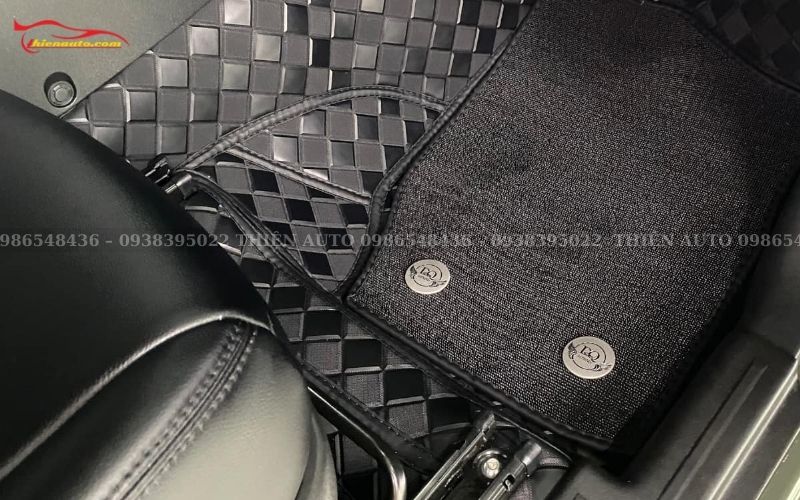 Có nên lắp thảm sàn ô tô không? So sánh ưu nhược điểm thảm phổ biến