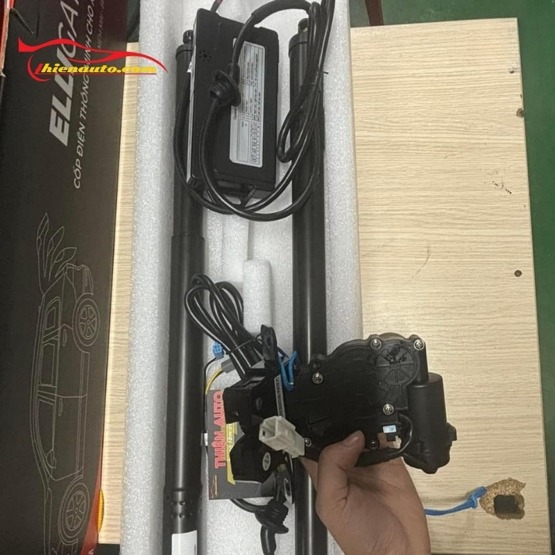 Cốp điện VinFast Minio Green