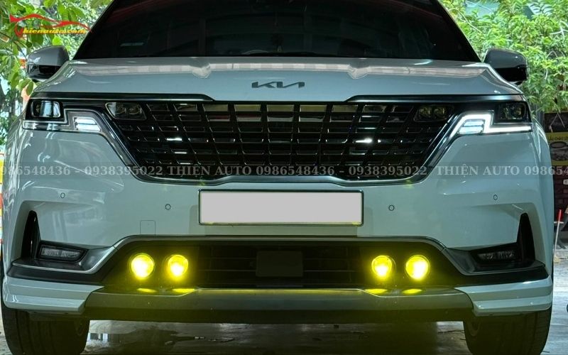 Độ đèn Kia Carnival cải thiện những hạn chế chiếu sáng của đèn nguyên bản 
