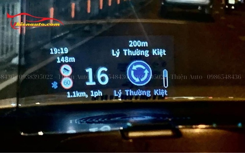 HUD cho Xpander cảnh báo camera phạt nguội và chốt giao thông