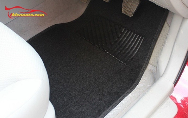 Thiện Auto hướng dẫn cách vệ sinh sàn nỉ ô tô đúng chuẩn 