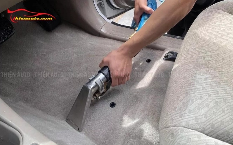 Quy trình vệ sinh sàn nỉ ô tô 6 bước đúng chuẩn tại Thiện Auto