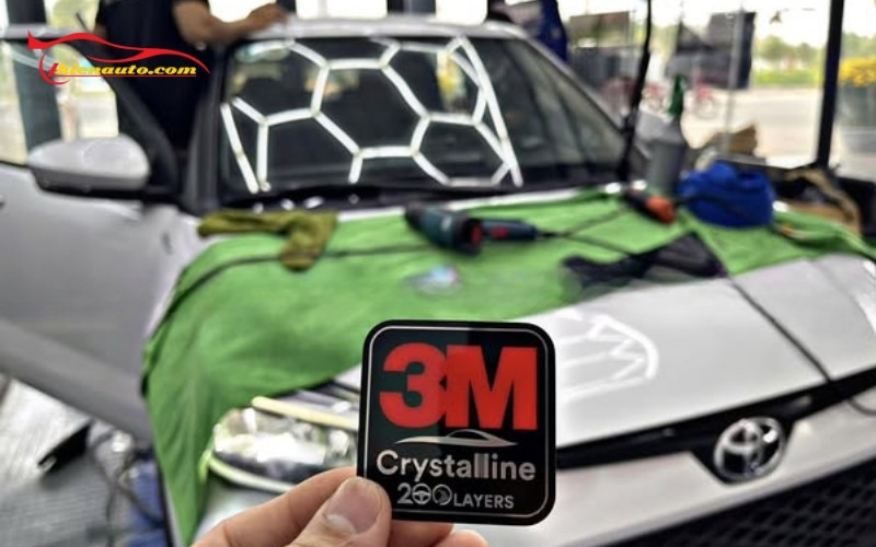 Dán phim cách nhiệt 3M Crystalline cho Limo Green có độ xuyên sáng phù hợp nhiều nhu cầu