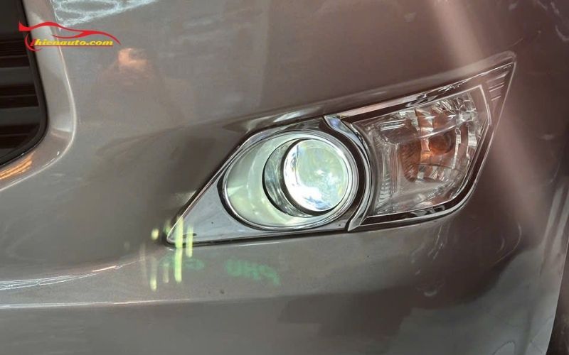 Độ đèn Innova giúp lái xe an toàn hơn