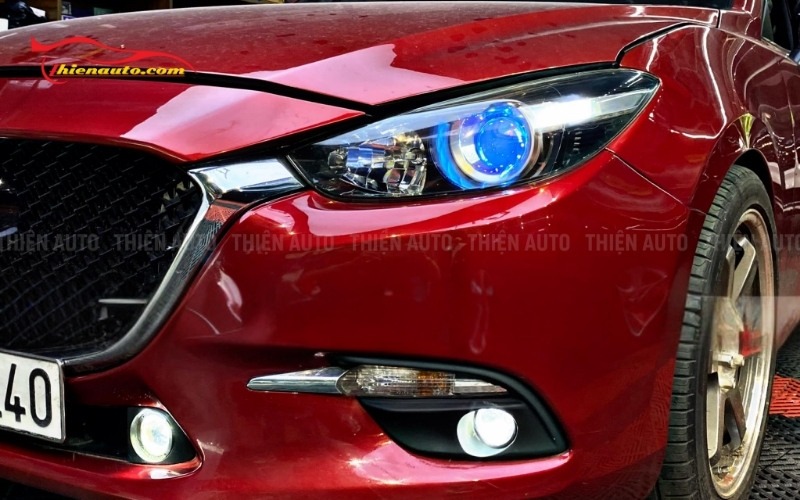 Độ đèn gầm Mazda 3 2018 giúp tăng tầm nhìn khi di chuyển trời mưa, sương mù