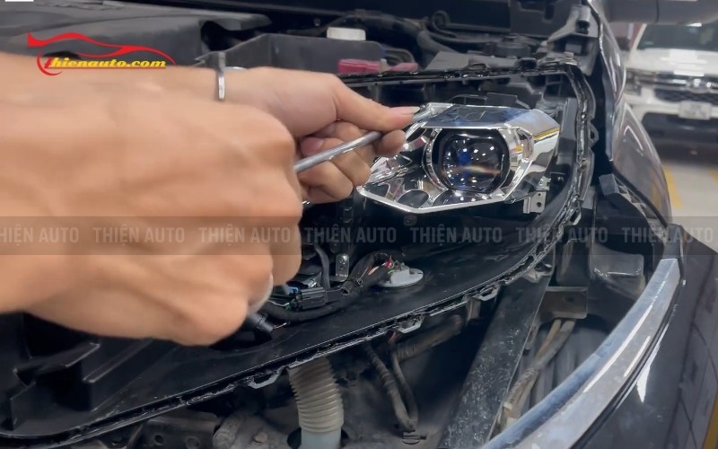 Độ đèn Mitsubishi Pajero Sport tại Thiện Auto chuyên nghiệp