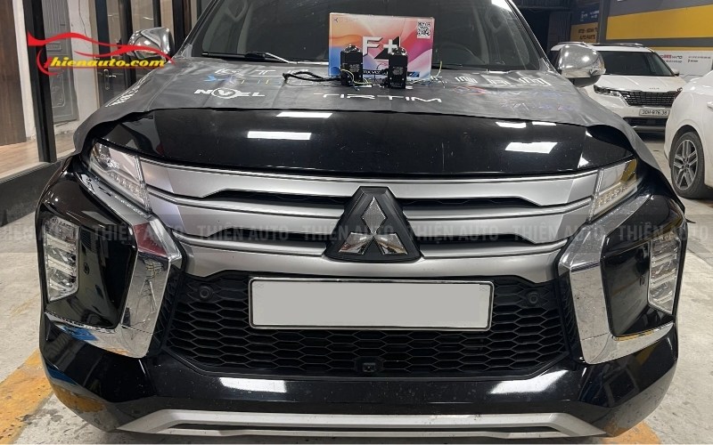 Độ đèn Mitsubishi Pajero Sport bi laser X-light F+ chính hãng 