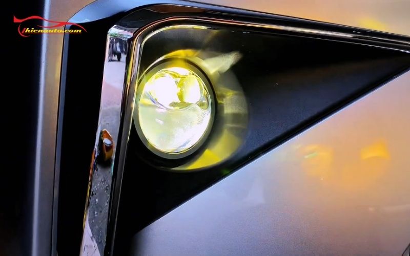 Độ đèn gầm Toyota Avanza quan sát tốt khi trời mưa