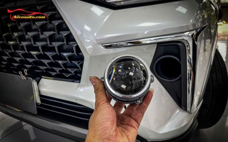 Độ đèn xe Toyota Avanza: Aozoom Wasp