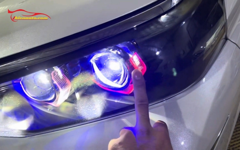 Độ đèn Toyota Veloz giúp tăng chiếu sáng, lái xe an toàn