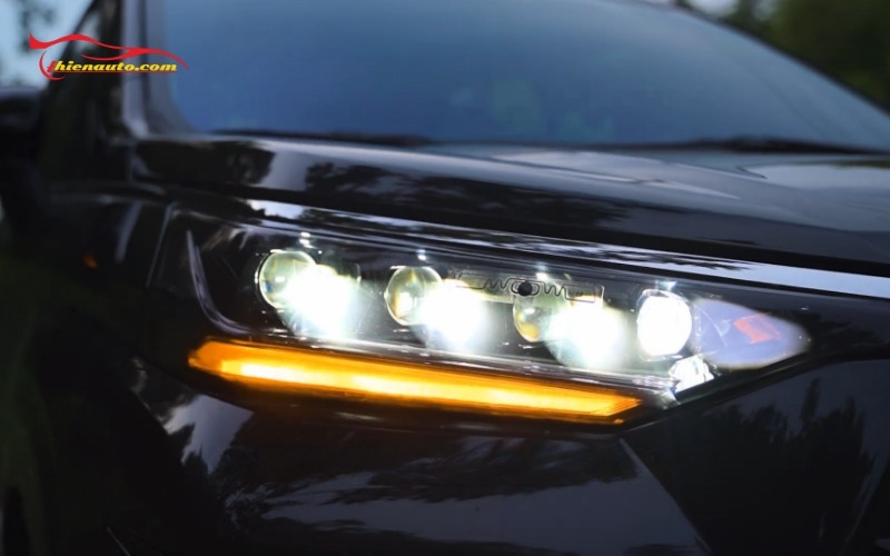 Độ đèn Toyota Veloz tăng thẫm mỹ cho đầu xe