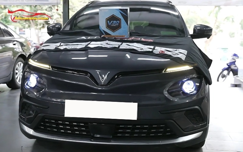 Độ đèn Vinfast VF e34: X-light V30 Ultra
