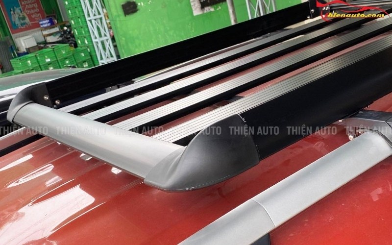 Gắn giá nóc 1 tầng Vinfast Limo Green giúp mở rộng không gian chứa hành lý
