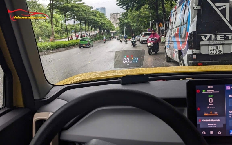 Màn hình HUD Setcar Vinfast Limo Green Lắp màn hình HUD Setcar Vinfast Limo Green giúp giảm mỏi mắt khi lái xe
