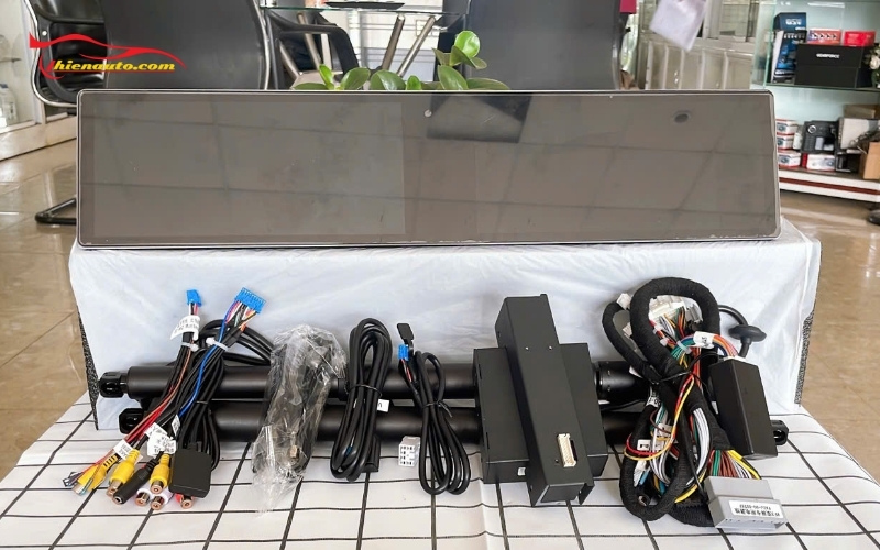 Màn hình Setcar Vision Pro Vinfast Limo Green Màn hình Setcar Vision Pro Vinfast Limo Green lắp đặt sử dụng giắc cắm zin, an toàn