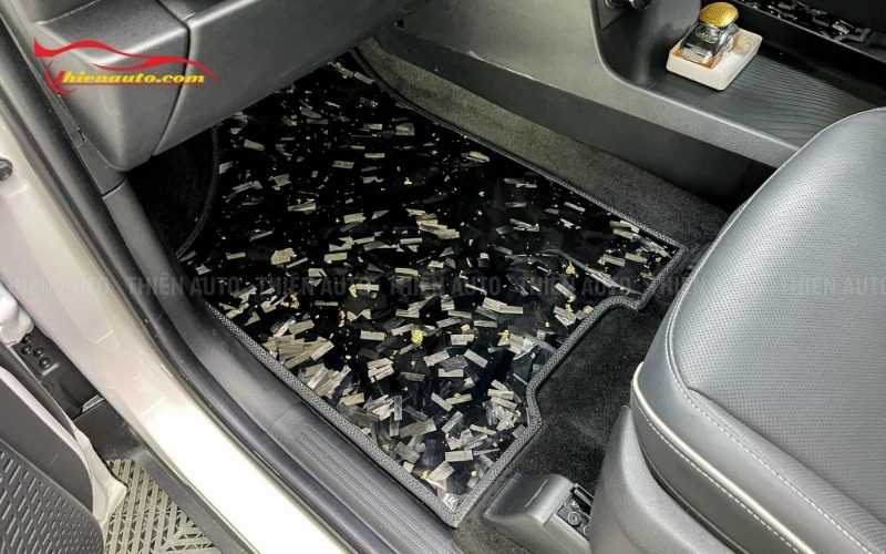 Cần vệ sinh thảm lót sàn carbon định kì để đảm bảo hiệu quả sử dụng