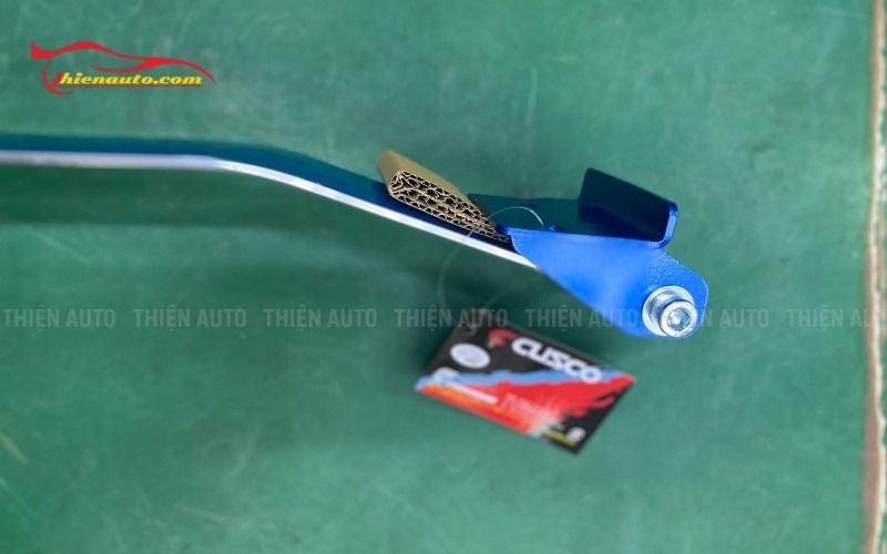 Hình ảnh lắp thanh cân bằng động cơ Suzuki Jimny thực tế trên xe