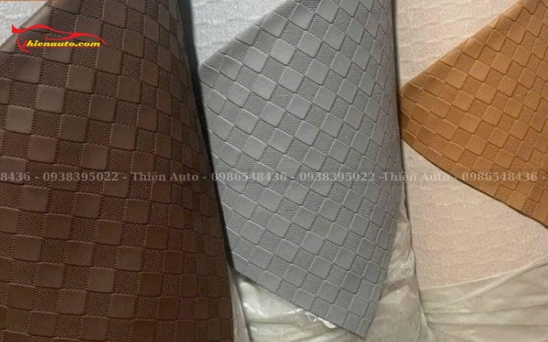 Bọc trần 8D Mitsubishi Xpander được làm chất liệu da Pu, da simili tổng hợp