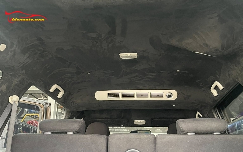Bọc trần da lộn Mitsubishi Xpander màu đen giúp giảm chói và hắt nắng