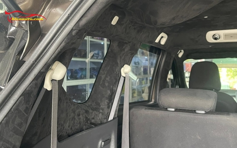 Bọc trần da lộn Xpander chi tiết các cột sau tạo cảm giác êm ái