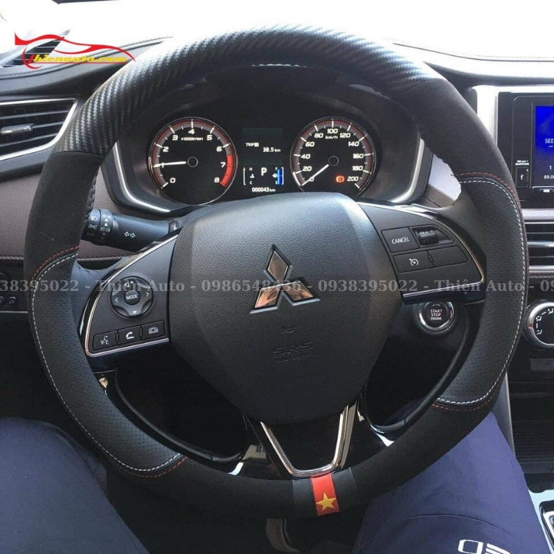 Bọc vô lăng da lộn Mitsubishi Xpander Mẫu vô lăng da lộn cờ Việt Nam hot luôn cháy hàng