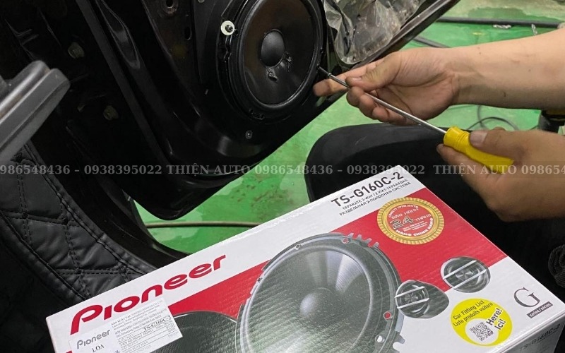 Độ loa cánh cửa cho xe Mitsubishi Destinator