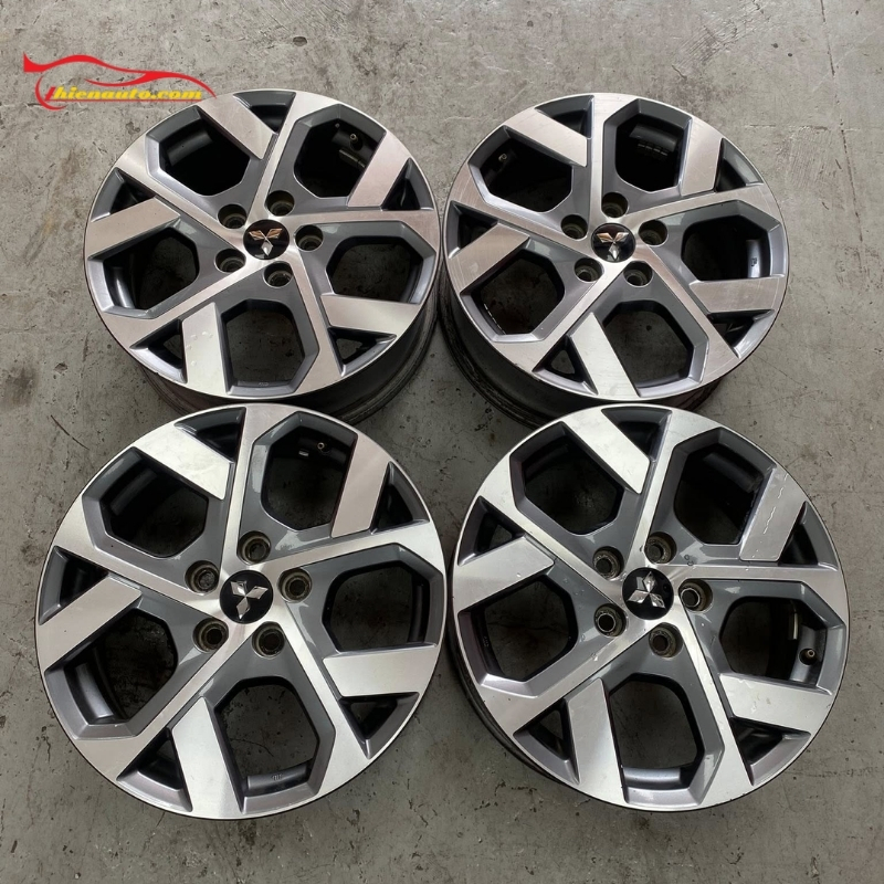 Độ mâm Mitsubishi Xpander gồm nhiều lựa chọn như đúc hợp kim nhôm, Forged, mâm sắt,...