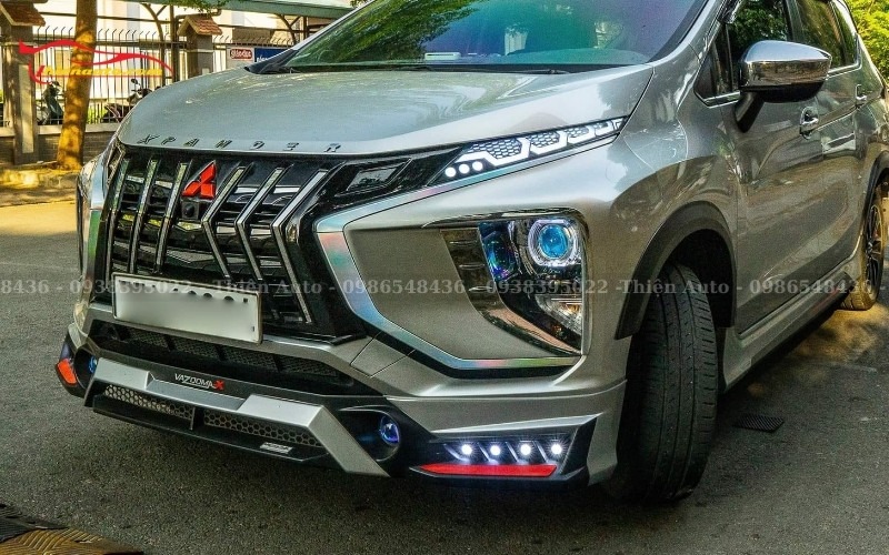 Chi tiết mạ crom đan xen từ mặt calang Alphard cao cấp cho Xpander