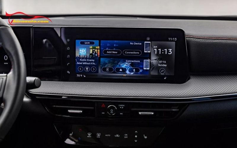 Trang bị tiêu chuẩn màn hình giải trí 12,3 inch, hỗ trợ Apple CarPlay và Android Auto