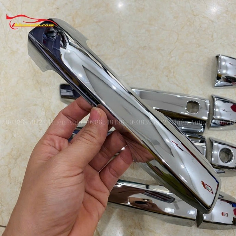 Ốp hõm tay nắm cửa Mitsubishi Xpander cao cấp tại Thiện Auto