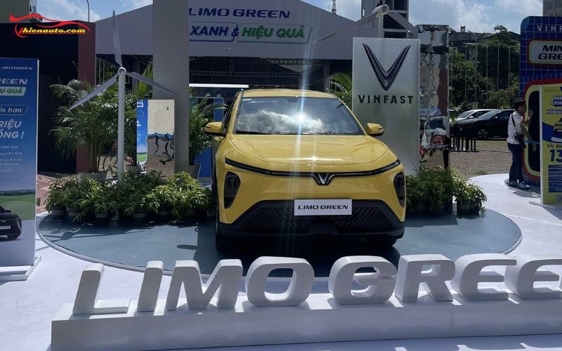 VinFast Limo Green Giao Xe: Lễ Bàn Giao Hơn 500 Xe Trên Cả 3 Miền