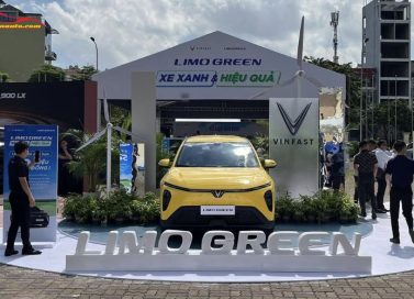 VinFast Limo Green Giao Xe: Lễ Bàn Giao Hơn 500 Xe Trên Cả 3 Miền