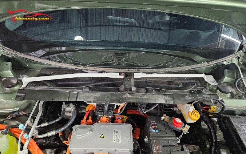 Hình ảnh thực tế lắp bộ thanh giằng giảm chấn Vinfast VF5