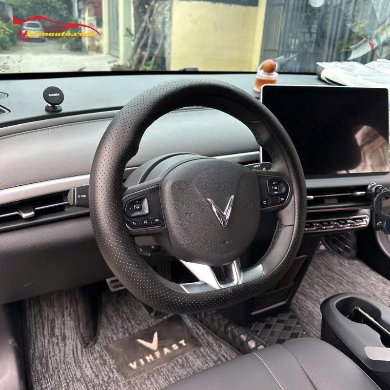 Bọc vô lăng Vinfast VF6 Hình ảnh thực tế một số mẫu bọc vô lăng Vinfast VF6 đẹp nhất