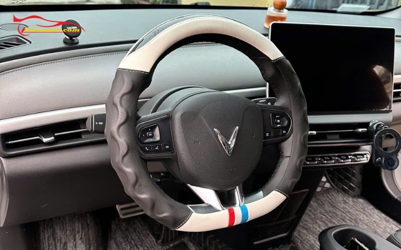 Bọc vô lăng Vinfast VF6 Hình ảnh thực tế một số mẫu bọc vô lăng Vinfast VF6 đẹp nhất
