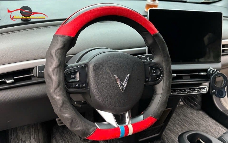 Bọc vô lăng Vinfast VF6 Hình ảnh thực tế một số mẫu bọc vô lăng Vinfast VF6 đẹp nhất