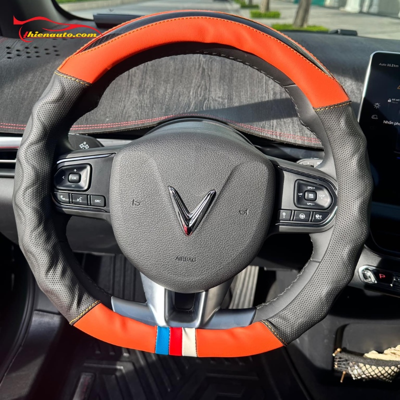 Bọc vô lăng Vinfast VF6 Bọc vô lăng Vinfast VF6 tăng thẩm mỹ khoan lái