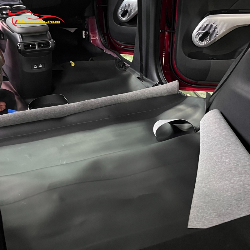 Hình ảnh thực tế độ xe Limo Green đỏ tại Thiện Auto