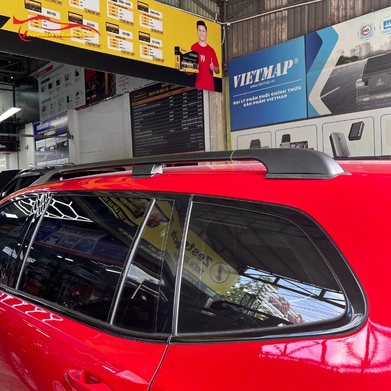 Vinfast Limo Green đỏ lắp thanh dọc giá nóc tại Thiện Auto