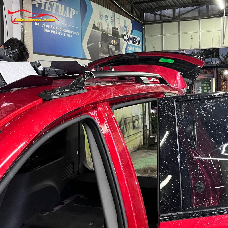 Hình ảnh thực tế độ xe Limo Green đỏ tại Thiện Auto