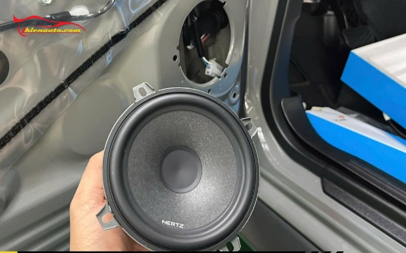 Độ loa VinFast VF6 Độ loa cánh cho VinFast VF6 giúp tăng âm cao và vừa
