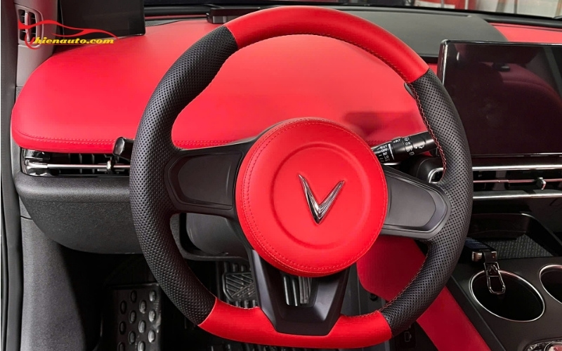 Khâu vô lăng Vinfast Limo Green mẫu đẹp tại Thiện Auto