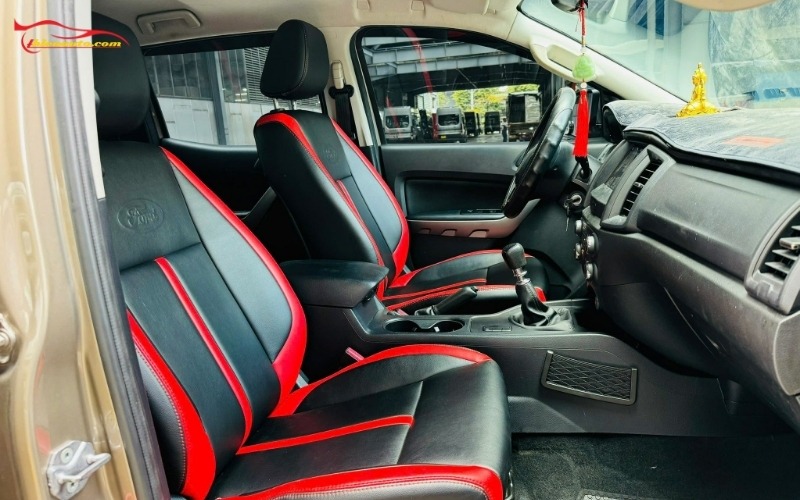 Bọc ghế da Ford Territory giúp giải quyết các hạn chế của ghế nỉ nguyên bản 